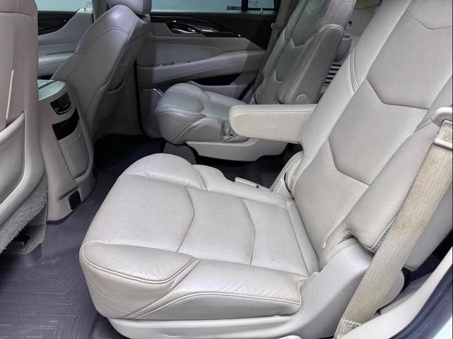 Photo of 2017 Crystal White Tricoat Cadillac Escalade