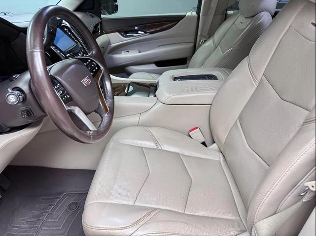Photo of 2017 Crystal White Tricoat Cadillac Escalade