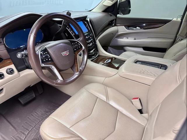 Photo of 2017 Crystal White Tricoat Cadillac Escalade