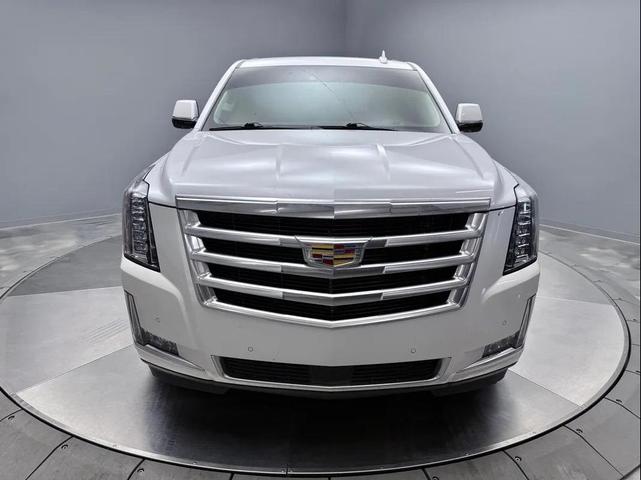 Photo of 2017 Crystal White Tricoat Cadillac Escalade