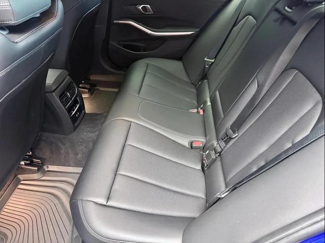 Photo of 2024 Blue BMW 330