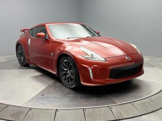 Photo of 2016 Red Nissan 370Z