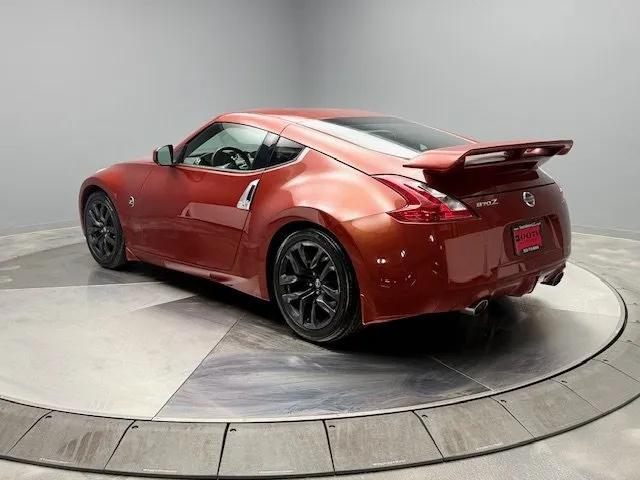 Photo of 2016 Red Nissan 370Z