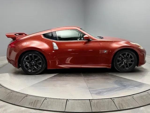 Photo of 2016 Red Nissan 370Z
