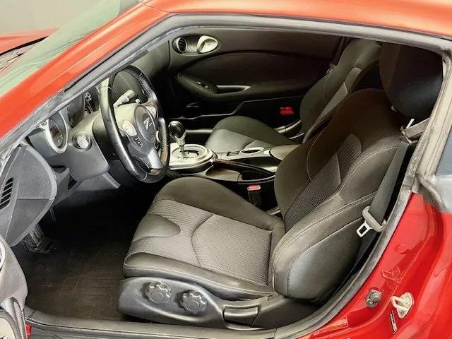 Photo of 2016 Red Nissan 370Z