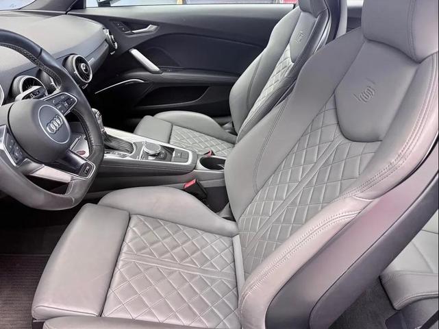 Photo of 2016 Sepang Blue Pearl Effect Audi TTS