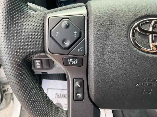 Photo of 2022 Super White Toyota Tacoma