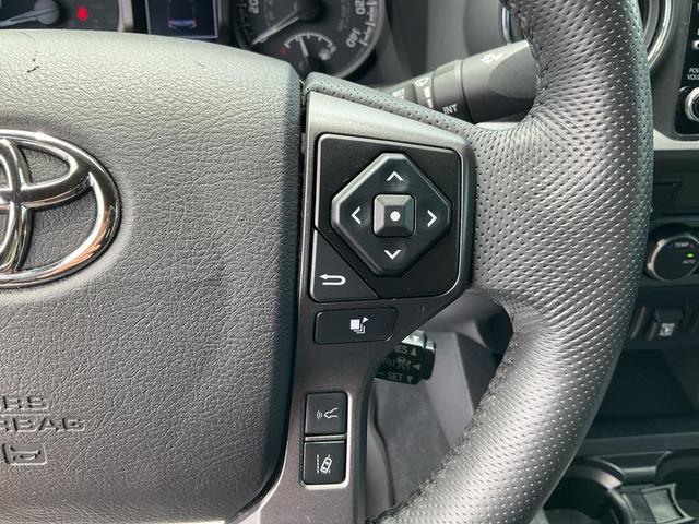 Photo of 2022 Super White Toyota Tacoma