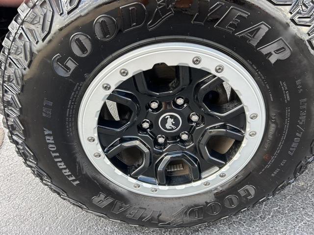 Photo of 2023 Hot Pepper Red Metallic Tinted Clearcoat Ford Bronco