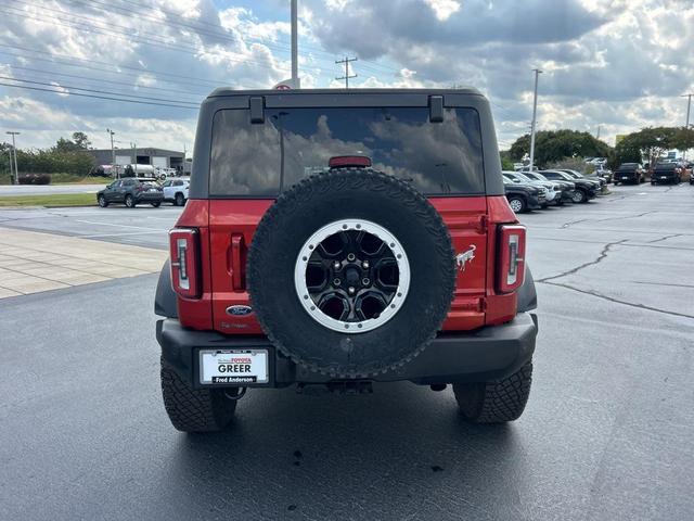Photo of 2023 Hot Pepper Red Metallic Tinted Clearcoat Ford Bronco