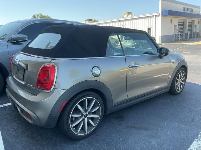 Photo of 2016 Melting Silver Metallic MINI Convertible