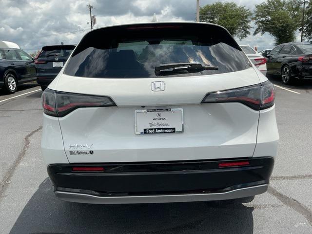 Photo of 2024 Platinum White Pearl Honda HR-V