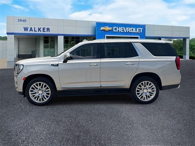 Photo of 2023 Pearl Beige Metallic GMC Yukon