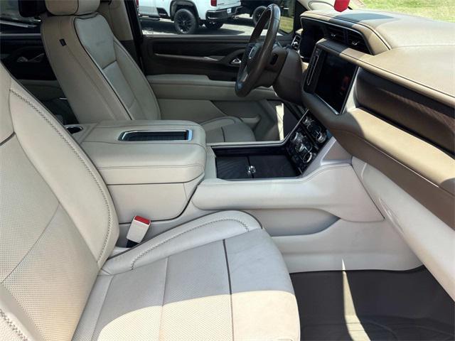 Photo of 2023 Pearl Beige Metallic GMC Yukon
