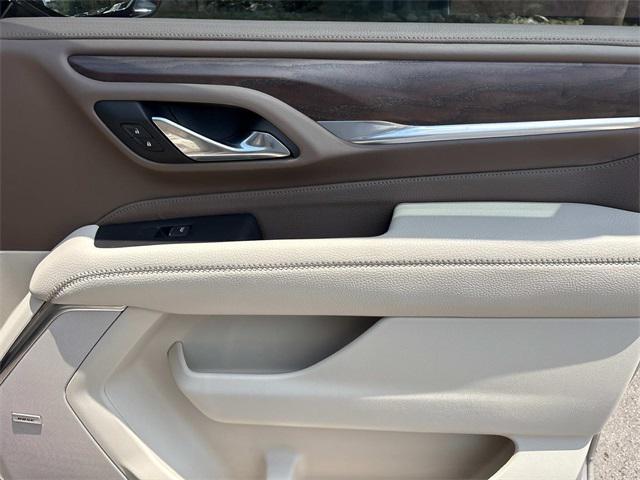 Photo of 2023 Pearl Beige Metallic GMC Yukon