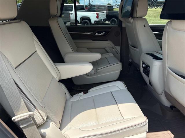 Photo of 2023 Pearl Beige Metallic GMC Yukon
