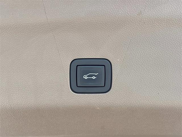 Photo of 2023 Pearl Beige Metallic GMC Yukon