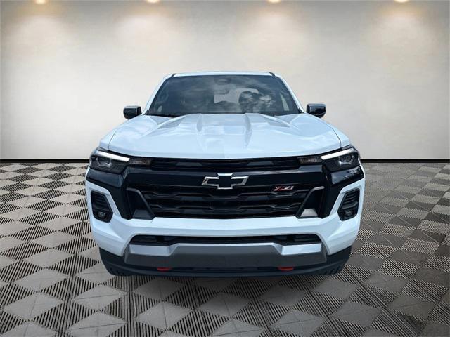 Photo of 2026 Summit White Chevrolet Colorado