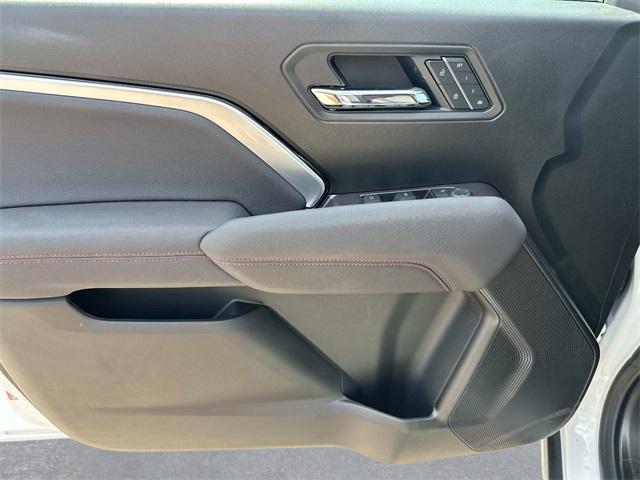 Photo of 2026 Summit White Chevrolet Colorado