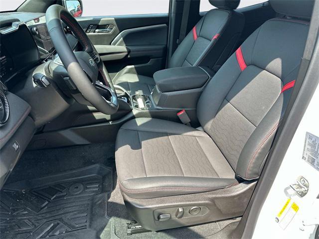 Photo of 2026 Summit White Chevrolet Colorado