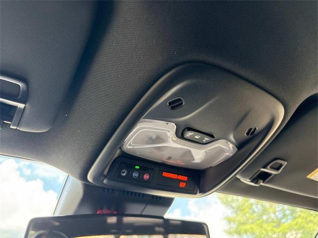 Photo of 2025 Summit White Chevrolet Colorado
