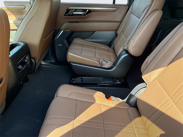 Photo of 2025 Black Chevrolet Suburban