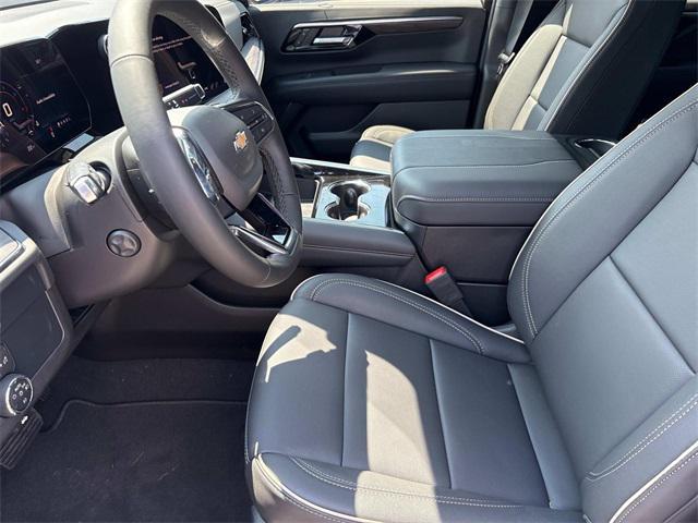 Photo of 2025 Black Chevrolet Suburban