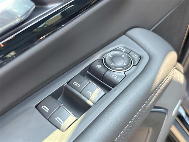 Photo of 2025 Black Chevrolet Suburban