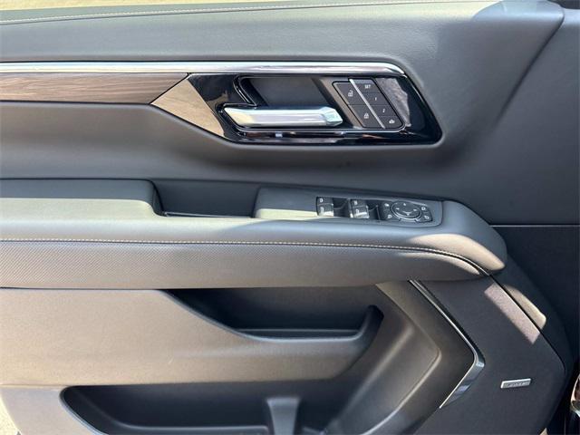 Photo of 2025 Black Chevrolet Suburban