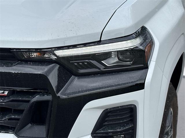 Photo of 2026 Summit White Chevrolet Colorado
