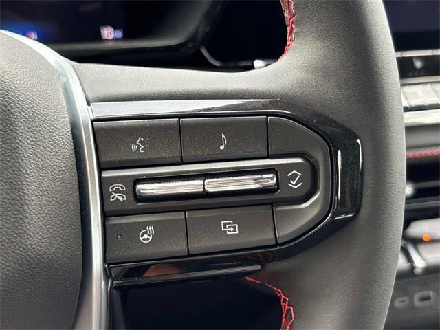Photo of 2026 Summit White Chevrolet Colorado