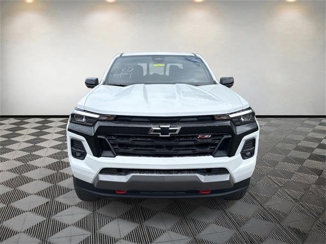 Photo of 2026 Summit White Chevrolet Colorado