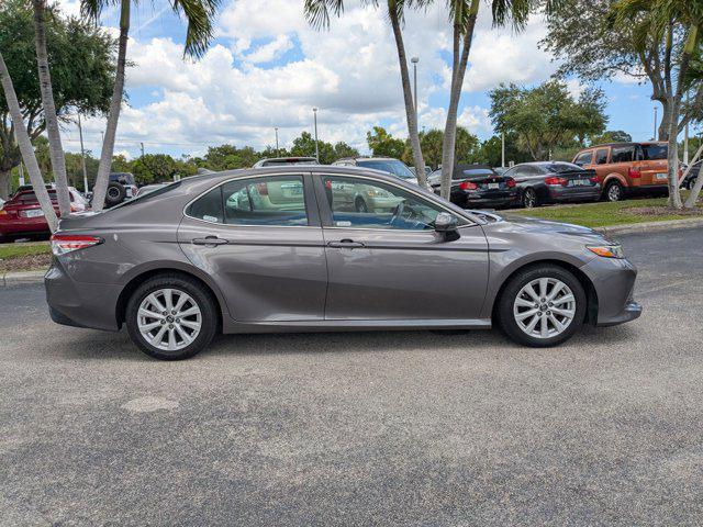 Photo of 2019 Predawn Gray Mica Toyota Camry