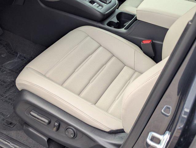 Photo of 2026 Meteorite Gray Metallic Honda CR-V