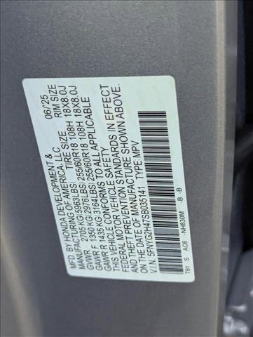 Photo of 2025 Lunar Silver Metallic Honda Pilot