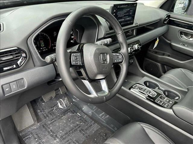 Photo of 2025 Platinum White Pearl Honda Pilot