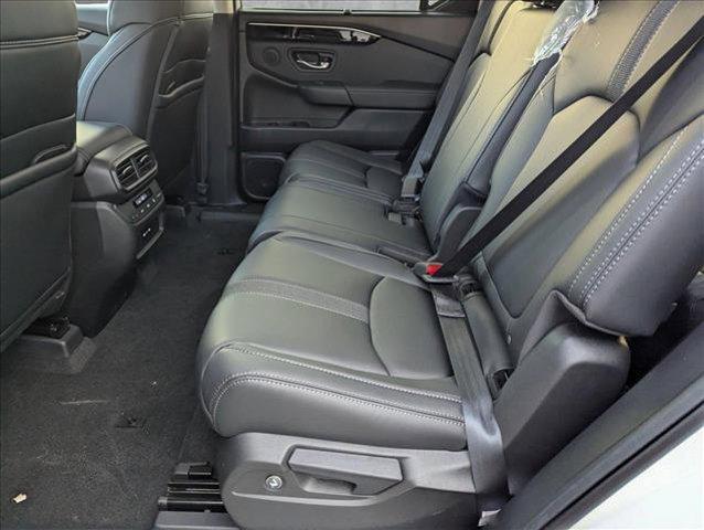 Photo of 2025 Platinum White Pearl Honda Pilot