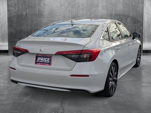 Photo of 2024 Platinum White Pearl Honda Civic