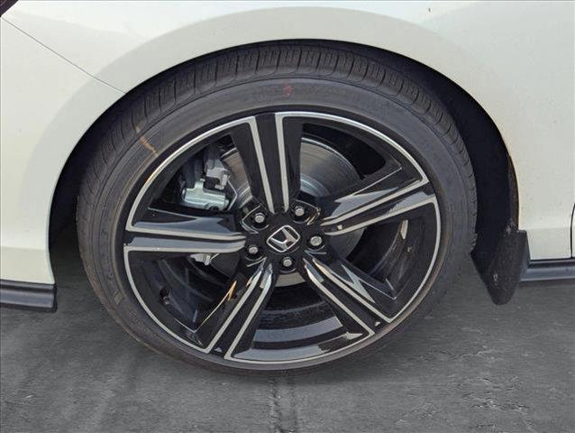 Photo of 2025 Crystal Black Pearl Honda Accord Hybrid