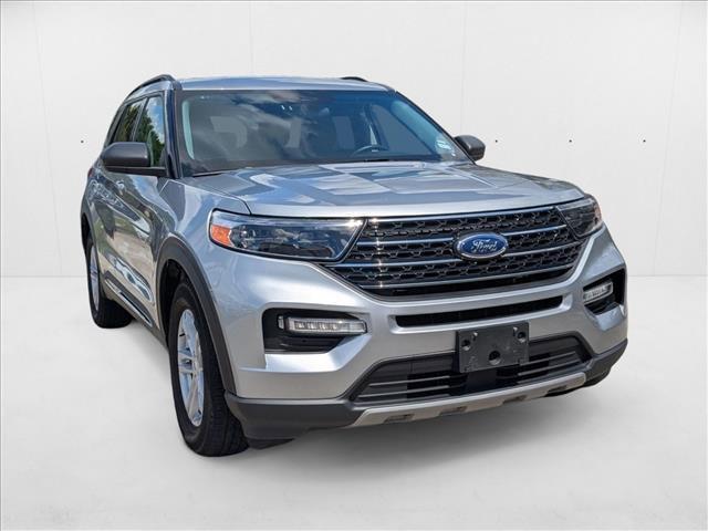 Photo of 2023 Iconic Silver Metallic Ford Explorer