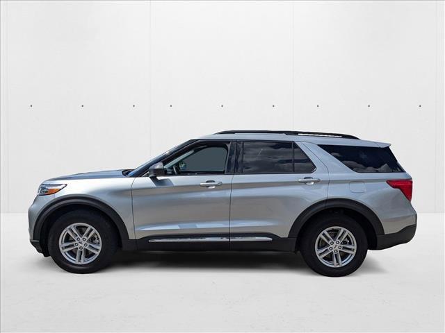 Photo of 2023 Iconic Silver Metallic Ford Explorer