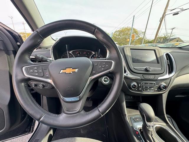 Photo of 2022 Mosaic Black Metallic Chevrolet Equinox