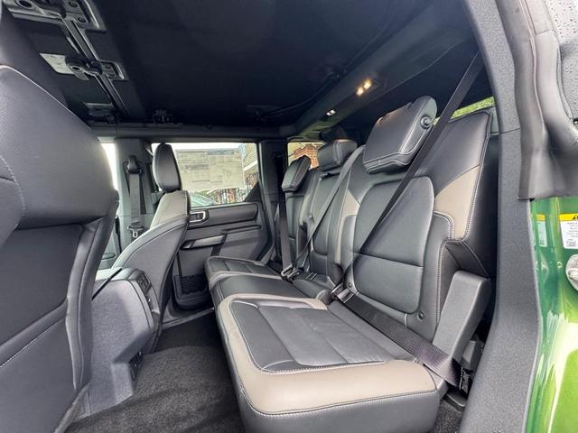 Photo of 2025 Green Ford Bronco