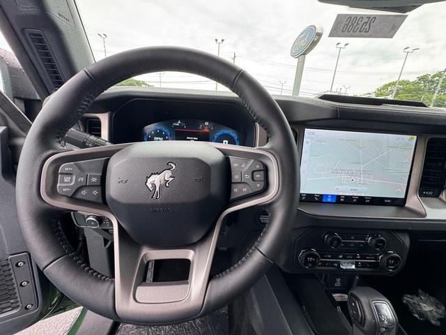 Photo of 2025 Green Ford Bronco