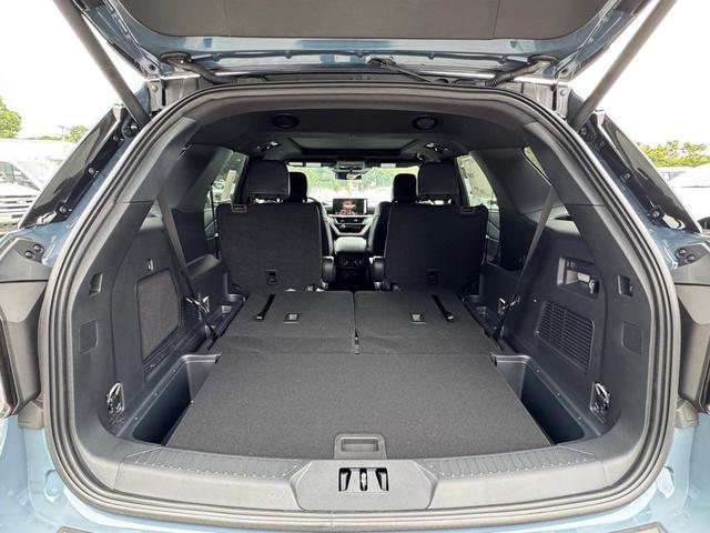 Photo of 2025 Blue Ford Explorer