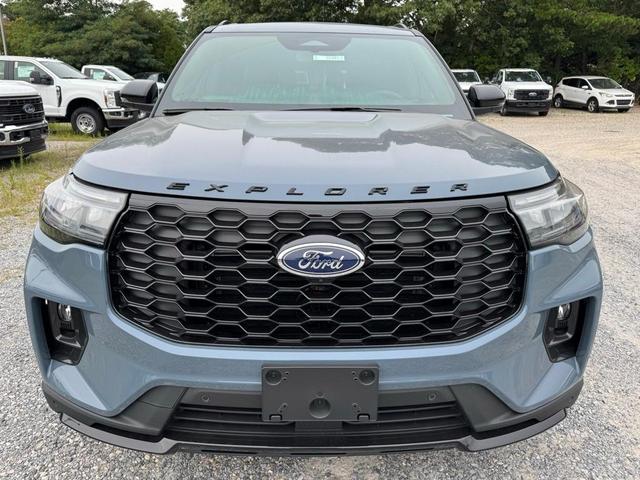 Photo of 2025 Blue Ford Explorer