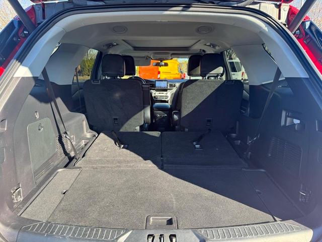 Photo of 2022 Rapid Red Metallic Tinted Clearcoat Ford Explorer
