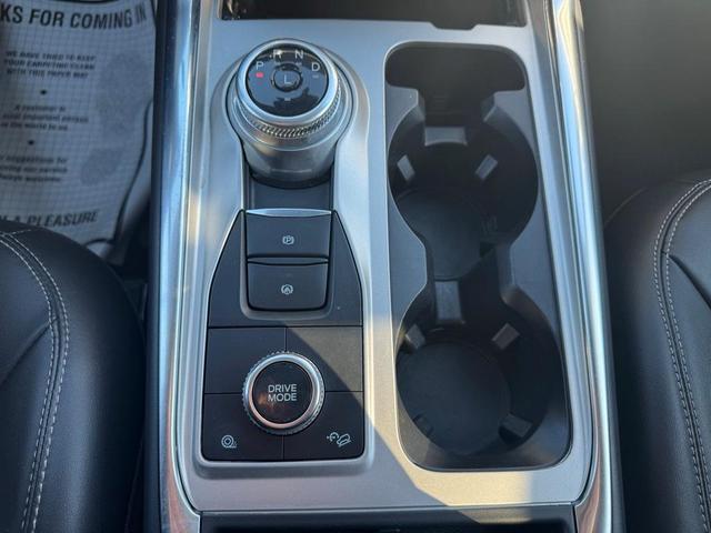 Photo of 2022 Rapid Red Metallic Tinted Clearcoat Ford Explorer