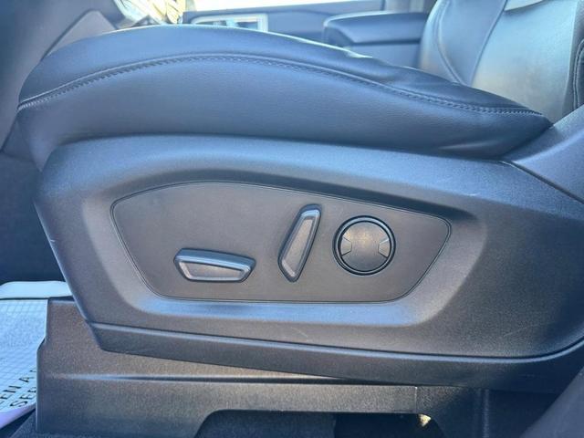 Photo of 2022 Rapid Red Metallic Tinted Clearcoat Ford Explorer