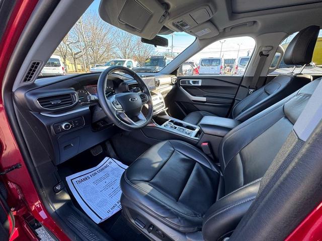 Photo of 2022 Rapid Red Metallic Tinted Clearcoat Ford Explorer